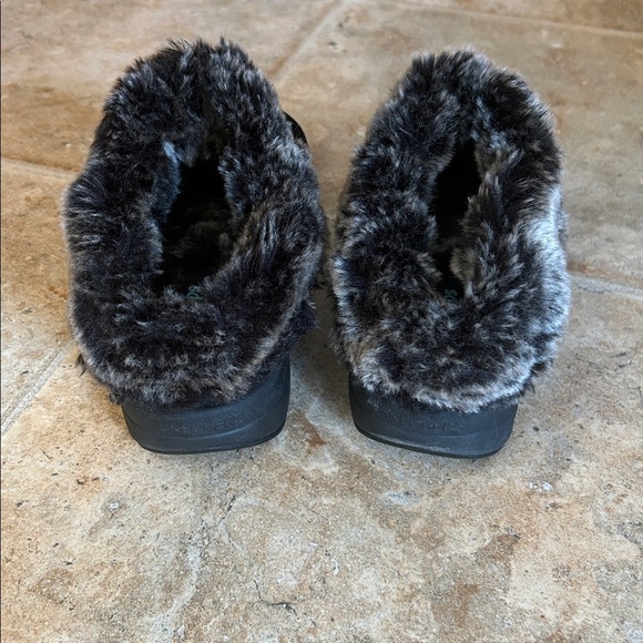 Skechers Tone Ups Slip-On Clogs - Picture 6 of 9